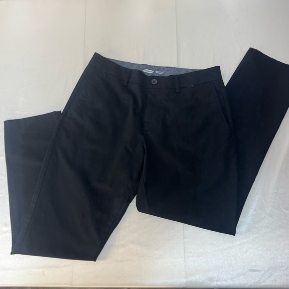 Old Navy Men's Athletic Taper Built in Flex Classic Black Chinos Dress Pants - Picture 4 of 7
